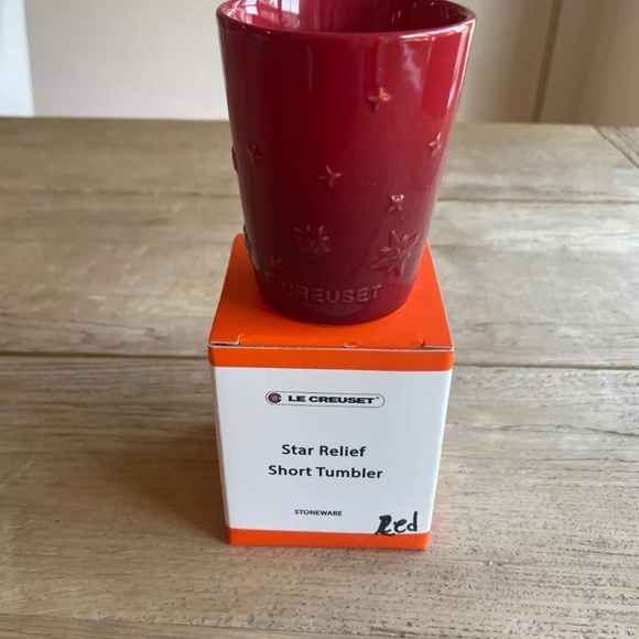NEW Le Creuset Star Relief Tumbler in Red Cerise - Picture 2 of 8